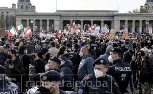 Pogledajte kako je danas u Beču: Veliki broj građana na protestima